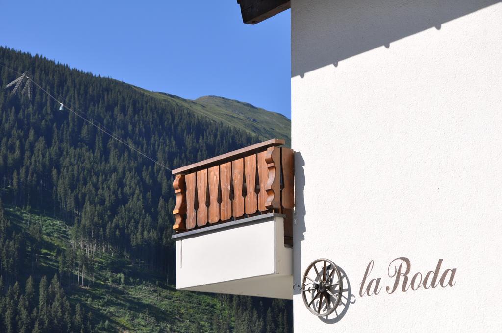 Casa La Roda Café Dulezi Sedrun