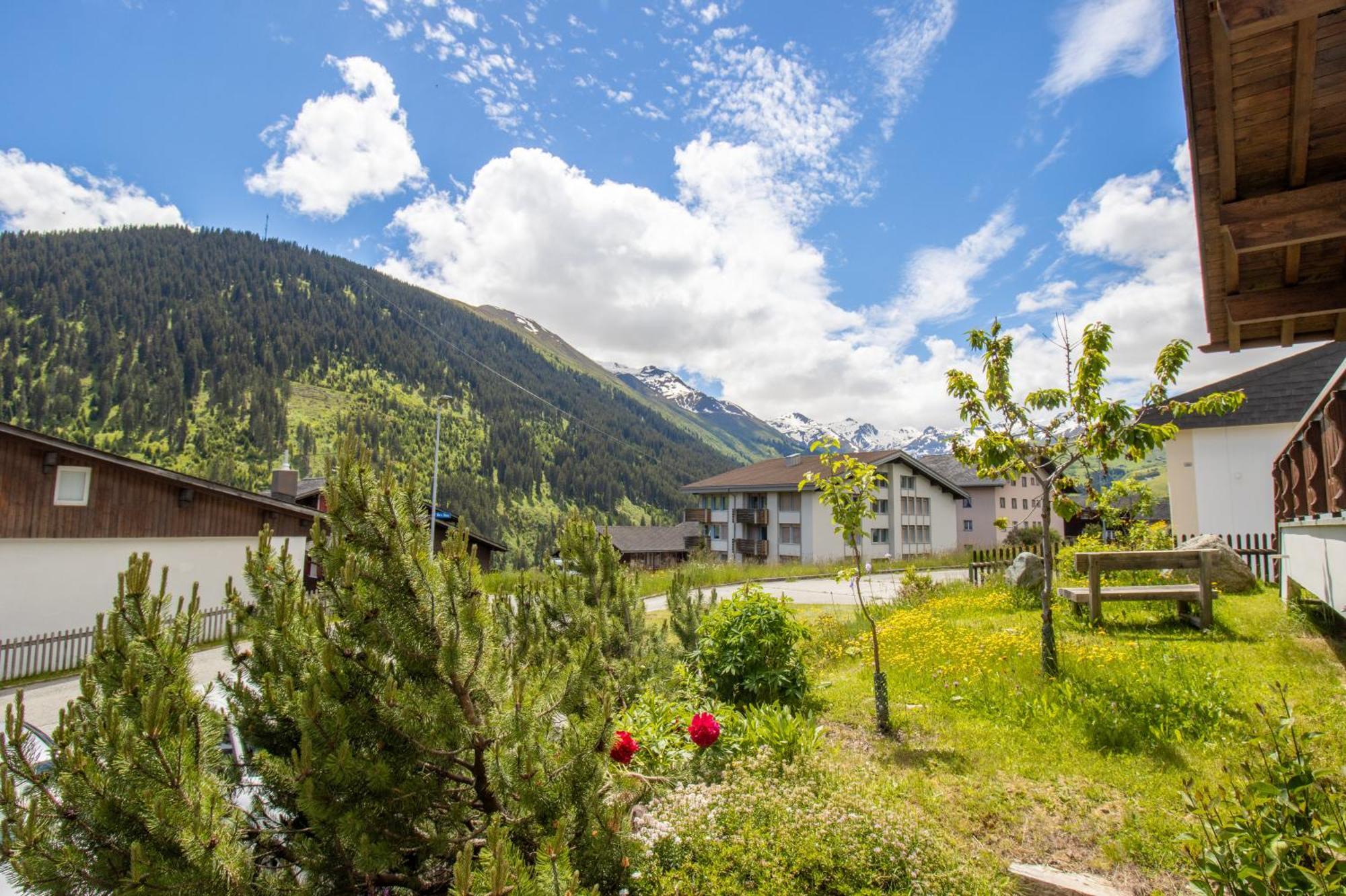 Casa La Roda Café Dulezi * Sedrun